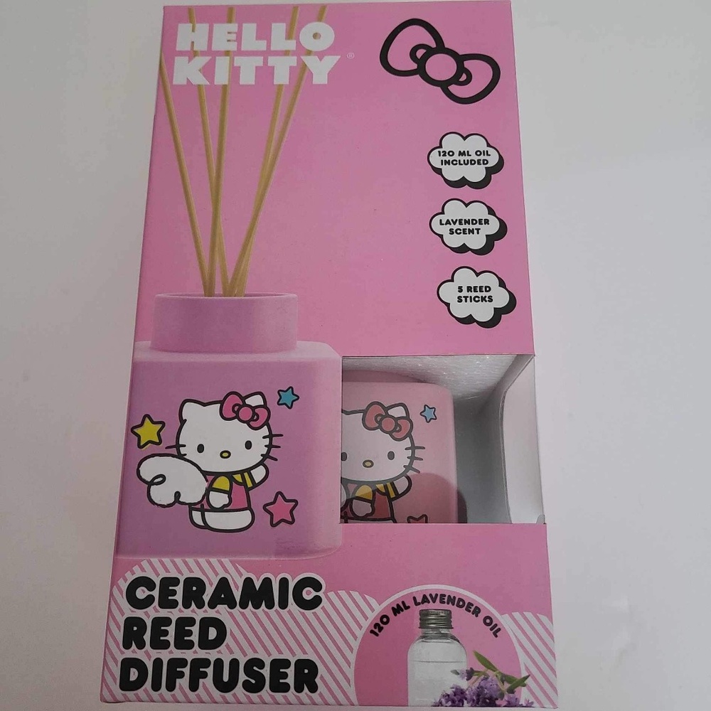 Hello Kitty pink ceramic diffuser w/5 reed sticks &120ml lavender oil brand new